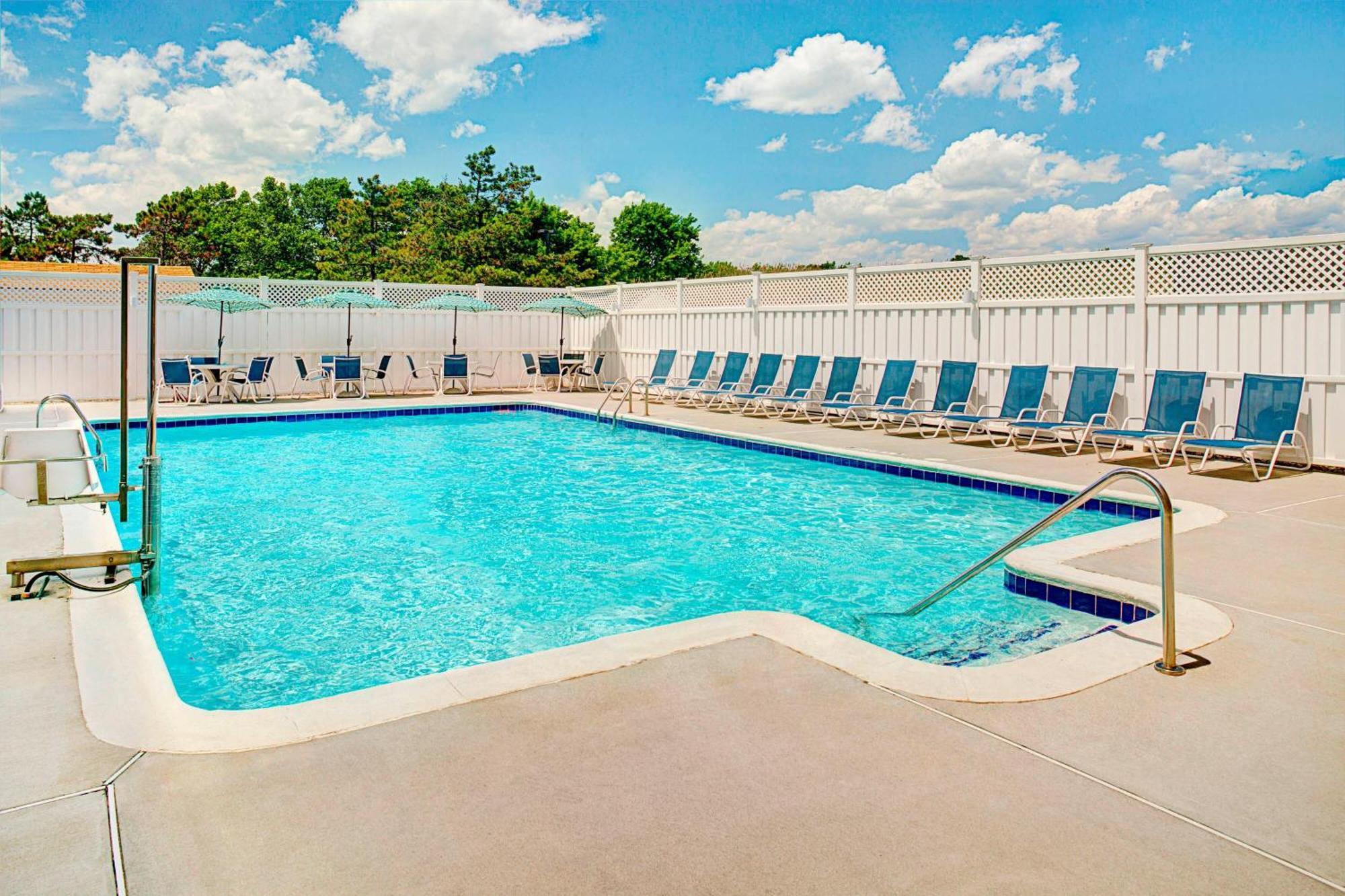 Four Points By Sheraton Philadelphia Airport Hotel Exterior photo