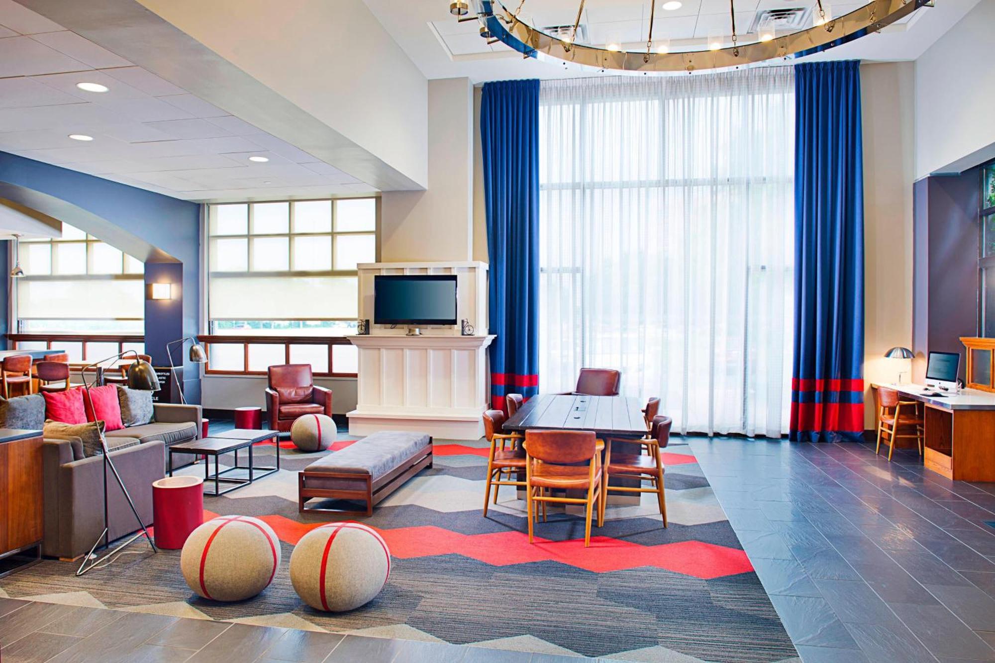 Four Points By Sheraton Philadelphia Airport Exterior photo